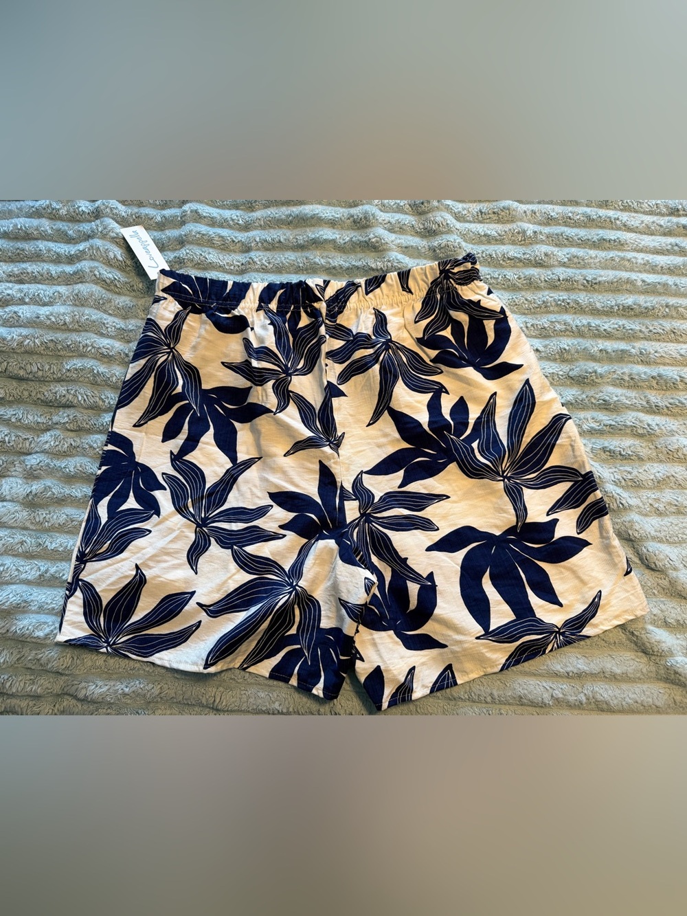 NWT Loveappella Ivory & Navy Tropical Print Pull-On Shorts 18W Linen Blend - Picture 2 of 9